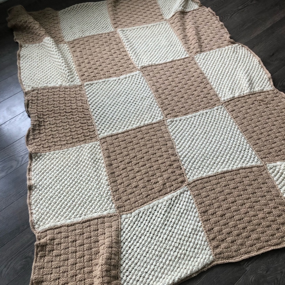 Handmade Crotchet‎ Checkered Blanket - Picture 2 of 3